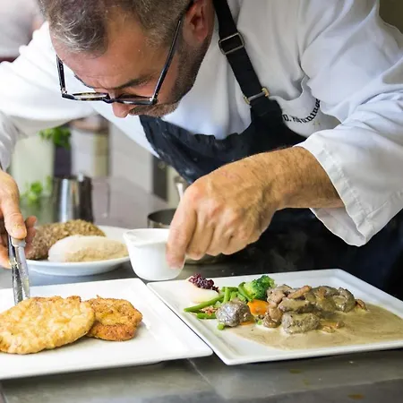 Landgasthof & Brauerei Loewen Sasbach ホテル Sasbach (Ortenau)