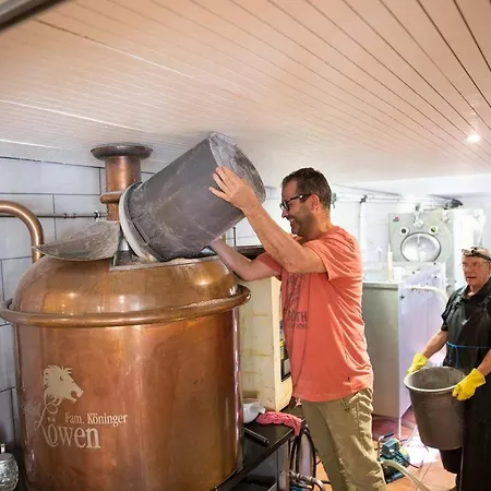 Landgasthof & Brauerei Loewen Sasbach מלון 3*