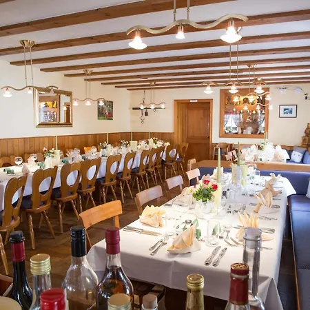 ホテル Landgasthof & Brauerei Loewen Sasbach 3*