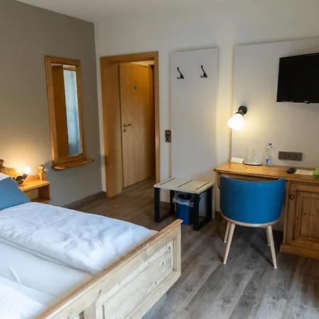 Landgasthof & Brauerei Loewen Sasbach 3*