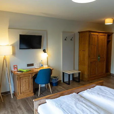 ホテル Landgasthof & Brauerei Loewen Sasbach 3*