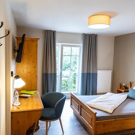 Landgasthof & Brauerei Loewen Sasbach 3*