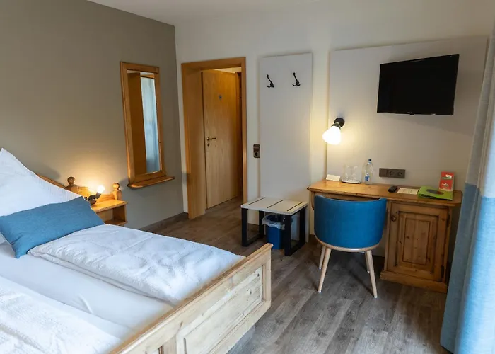 Landgasthof & Brauerei Loewen Sasbach 3*